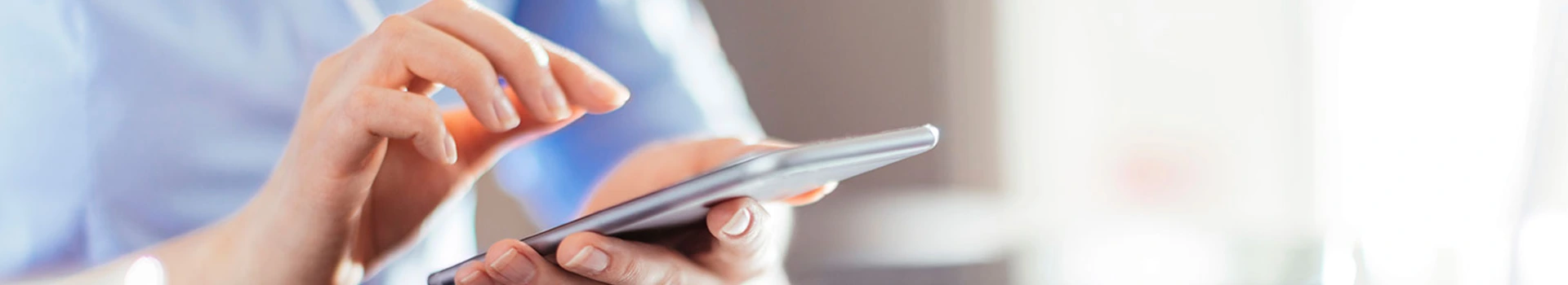 ကြှနျုပျတို့ကိုဆကျသှယျရနျ