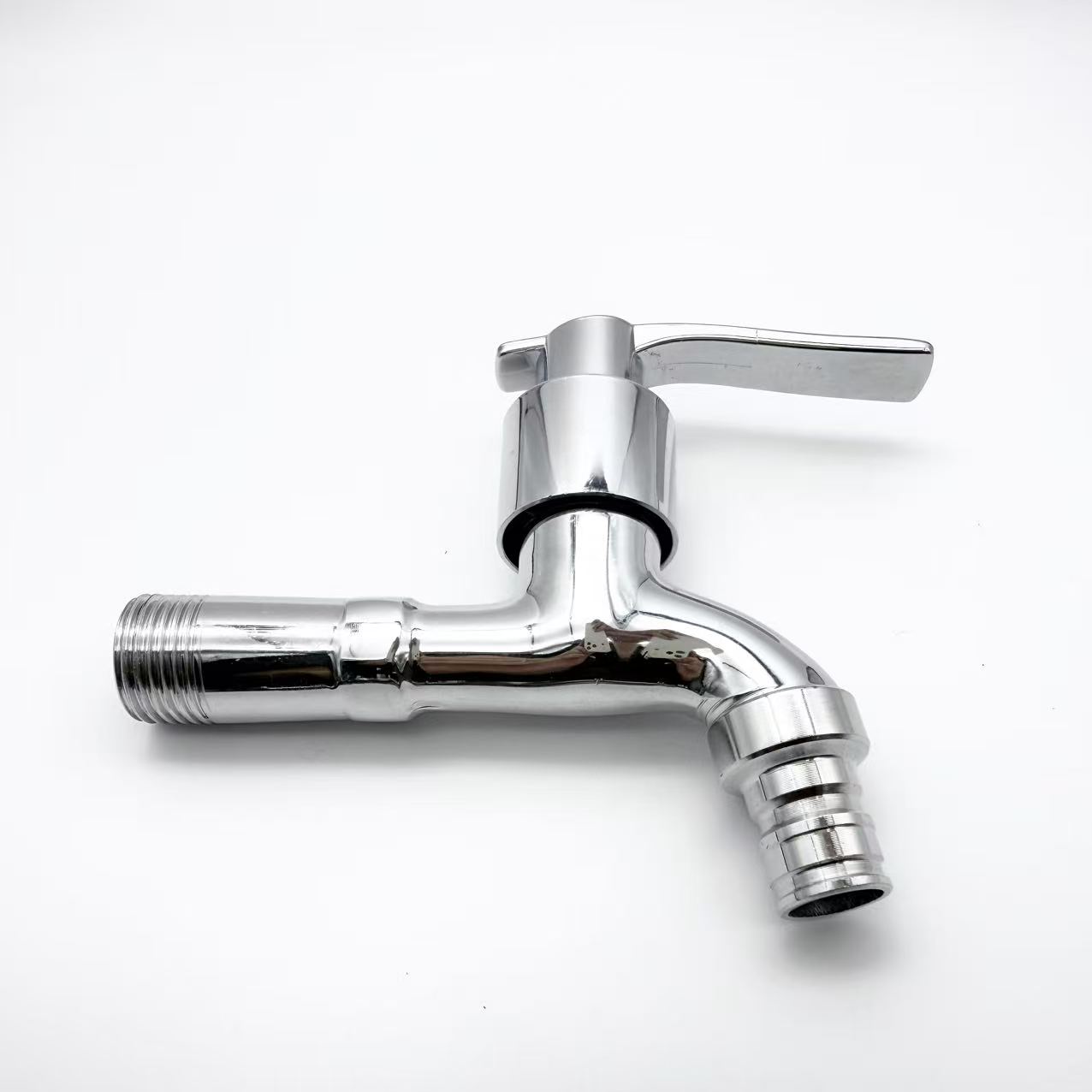 အိမ်သုံးအလတ်နှင့် အရှည်အဝတ်လျှော်စက် faucet